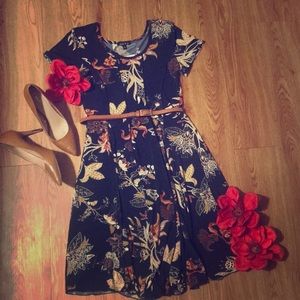 Navy, floral short sleeve dress.